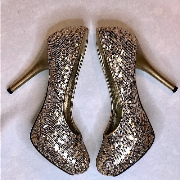HI HEEL SHOES STILETTOS 5” GOLD SILVERY CHAMPAGNE SEQUINS WORN ONCE PROM 7.5  HP - Picture 4 of 11